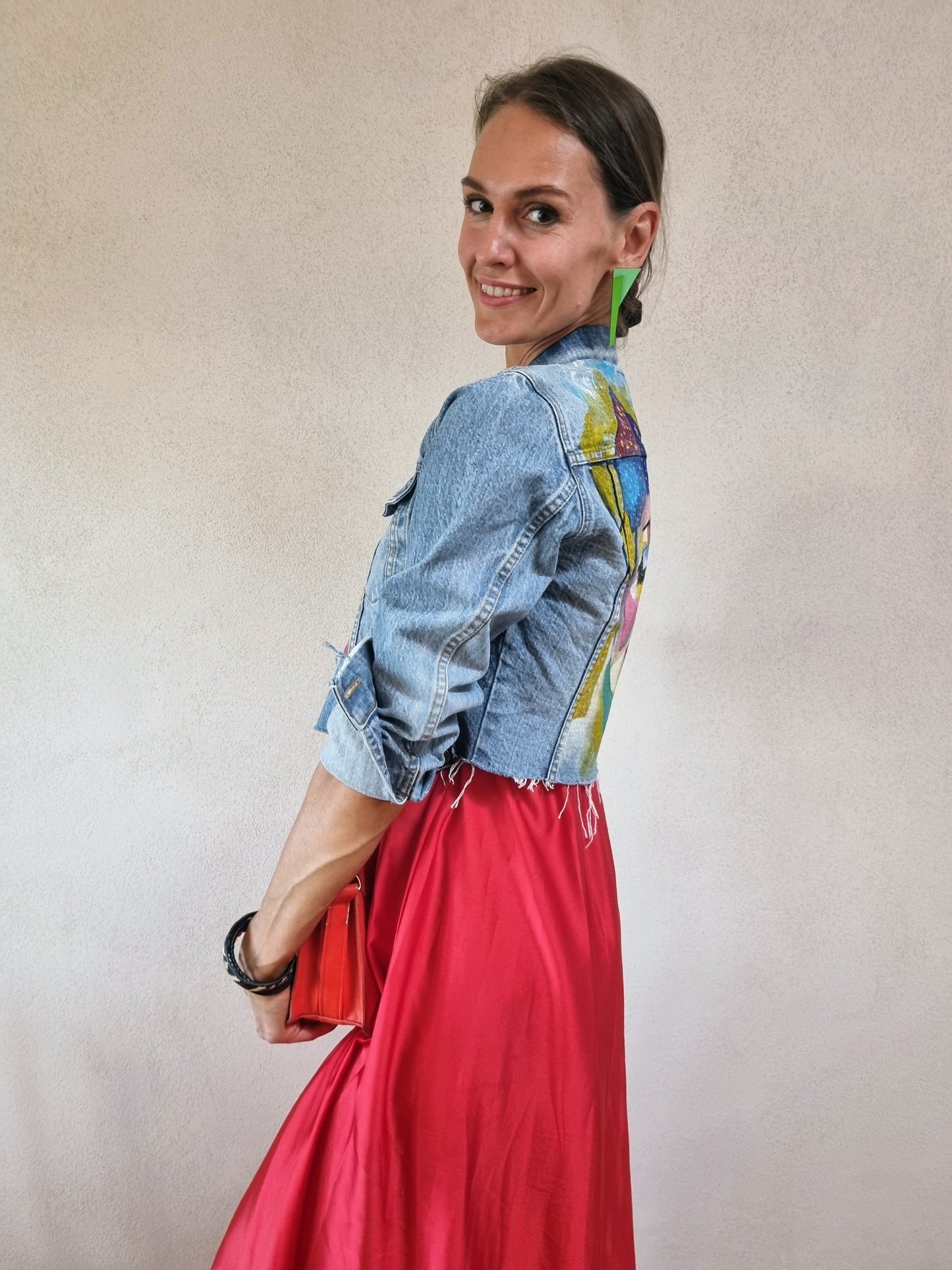 NAINE KOLMNURKKÕRVARÕNGAGA