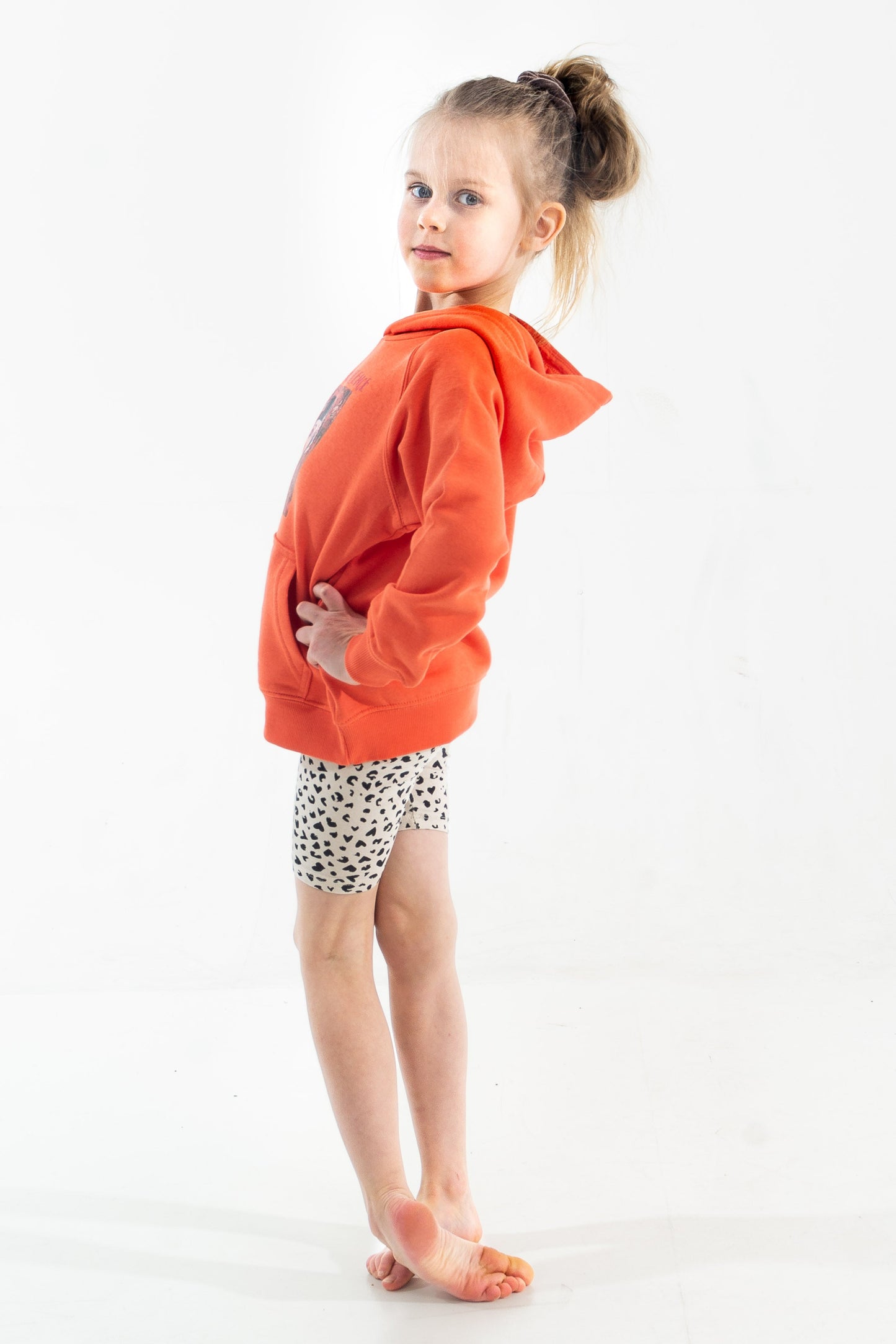 #tshirt_ilovemylife# #tshirt# #tsärk# #artonproducts# #kannakunsti# #kott# #termopudel# #art_sKids eco hoodie LISTEN TO SILENCE#product_type